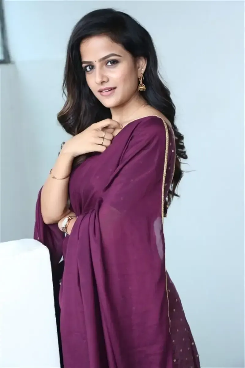 Indian Actress Vaishnavi Chaitanya Images In Marron Saree